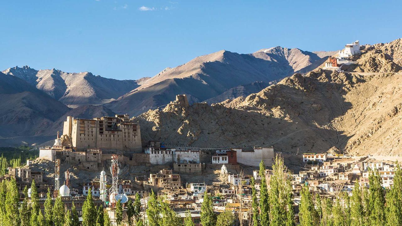 Delhi to Leh Taxi Service